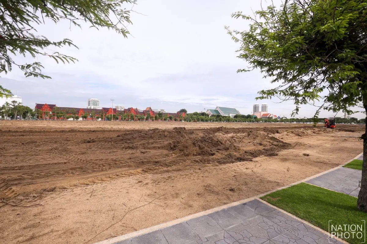 กทม. เดินหน้าปรับปรุงสนามหลวง เพิ่มไฟฟ้าส่องสว่าง ปรับภูมิทัศน์