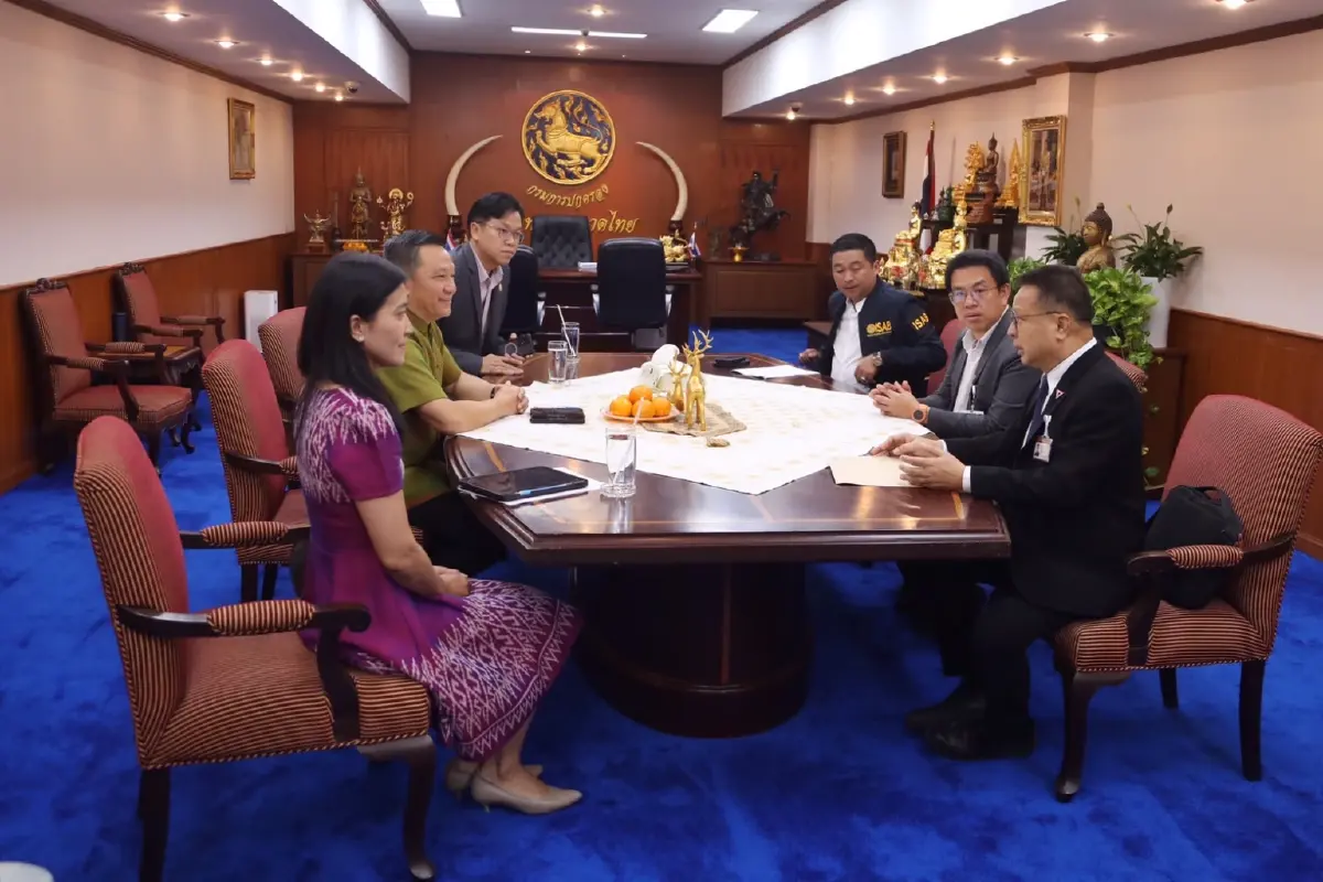 “วิโรจน์-สมดุลย์” แฉขบวนการ "ส่วยสัญชาติ" เรียกเงินแลกสัญชาติ - บัตรประชาชน