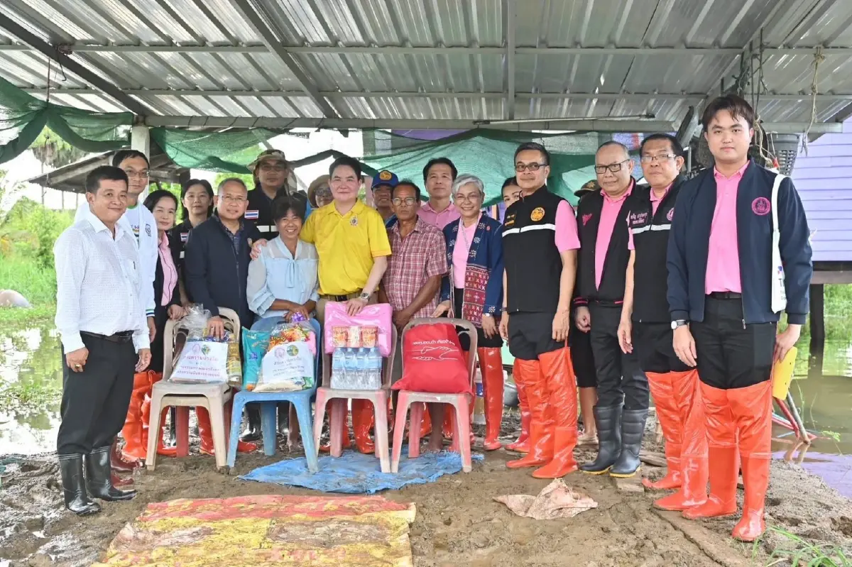 “อัครา” รมว.พม. ลงพื้นที่น้ำท่วมพิจิตร หนุนผู้สูงอายุทำงานที่บ้าน