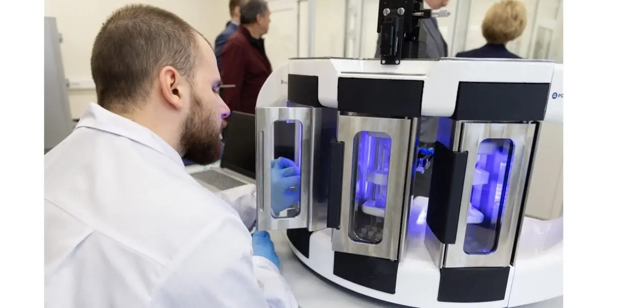 เครื่องไบโอแฟบริคาเตอร์ (biofabricator) ของ Rosatom