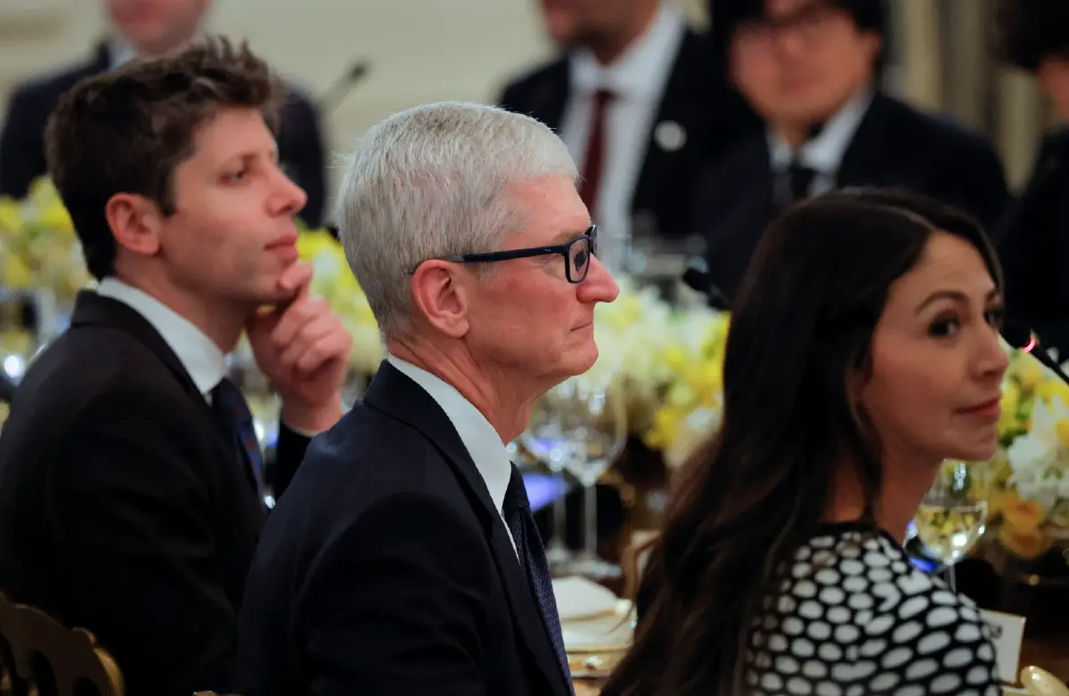 "ทิม คุก" ยิ้มออก! ทรัมป์ชมเปาะ Apple ทุ่มหนักในสหรัฐฯ รอดภาษีชิป