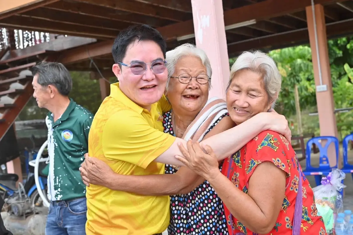 “อัครา” รมว.พม. ลงพื้นที่น้ำท่วมพิจิตร หนุนผู้สูงอายุทำงานที่บ้าน