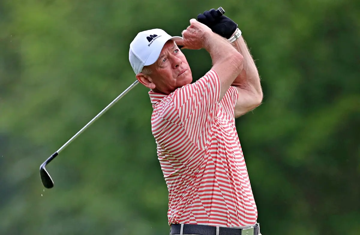 อุดร ดวงเดชา พลิกนำโด่ง 4 สโตรก จ่อแชมป์กอล์ฟอาชีพที่ 15