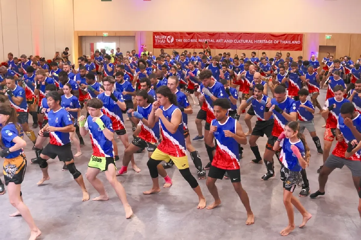 ชาวฝรั่งเศสแห่ร่วมมวยไทยมาสเตอร์คลาส คับคั่งกว่า 400 คน