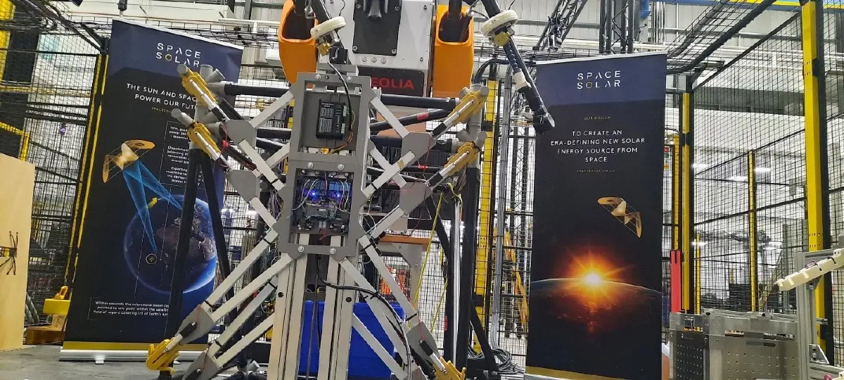 อีกระดับแห่งพลังงาน หุ่นยนต์สำหรับสร้างโซล่าฟาร์มบนอวกาศ