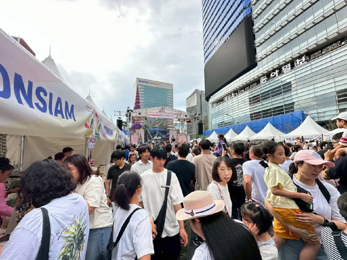 ไอคอนสยามบุกโซล! “สุขสยาม-ไอคอนคราฟต์” โชว์เสน่ห์ไทยสุดปัง