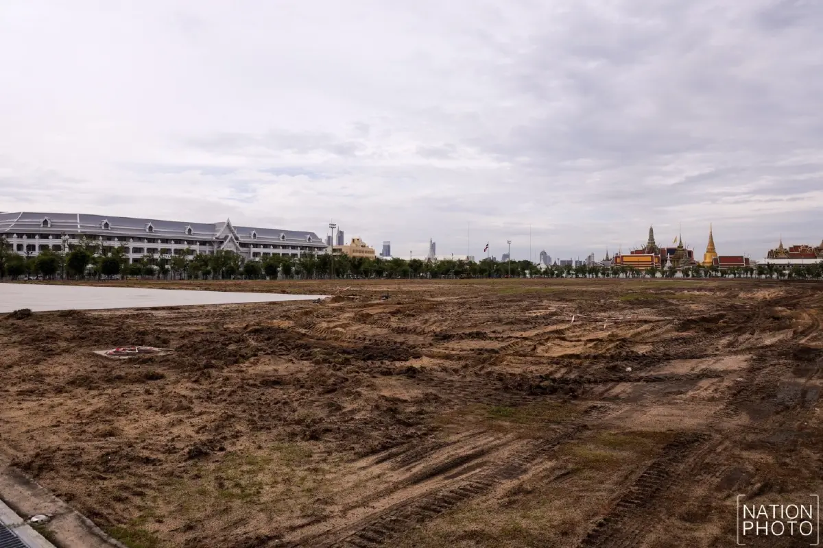 กทม. เดินหน้าปรับปรุงสนามหลวง เพิ่มไฟฟ้าส่องสว่าง ปรับภูมิทัศน์