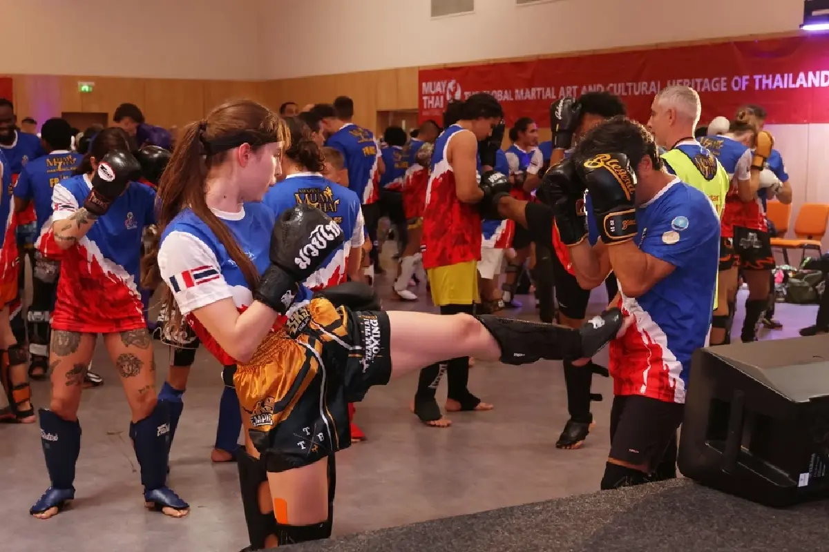 ชาวฝรั่งเศสแห่ร่วมมวยไทยมาสเตอร์คลาส คับคั่งกว่า 400 คน