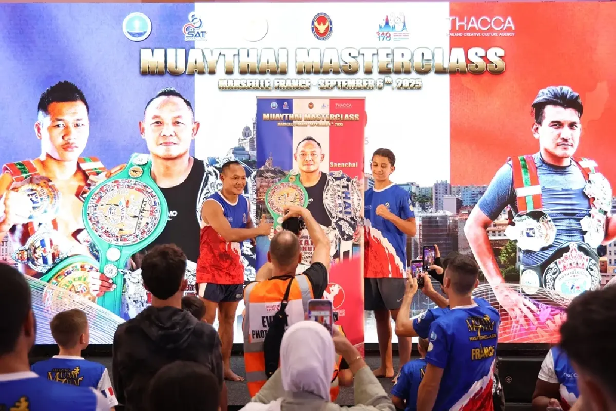 ชาวฝรั่งเศสแห่ร่วมมวยไทยมาสเตอร์คลาส คับคั่งกว่า 400 คน