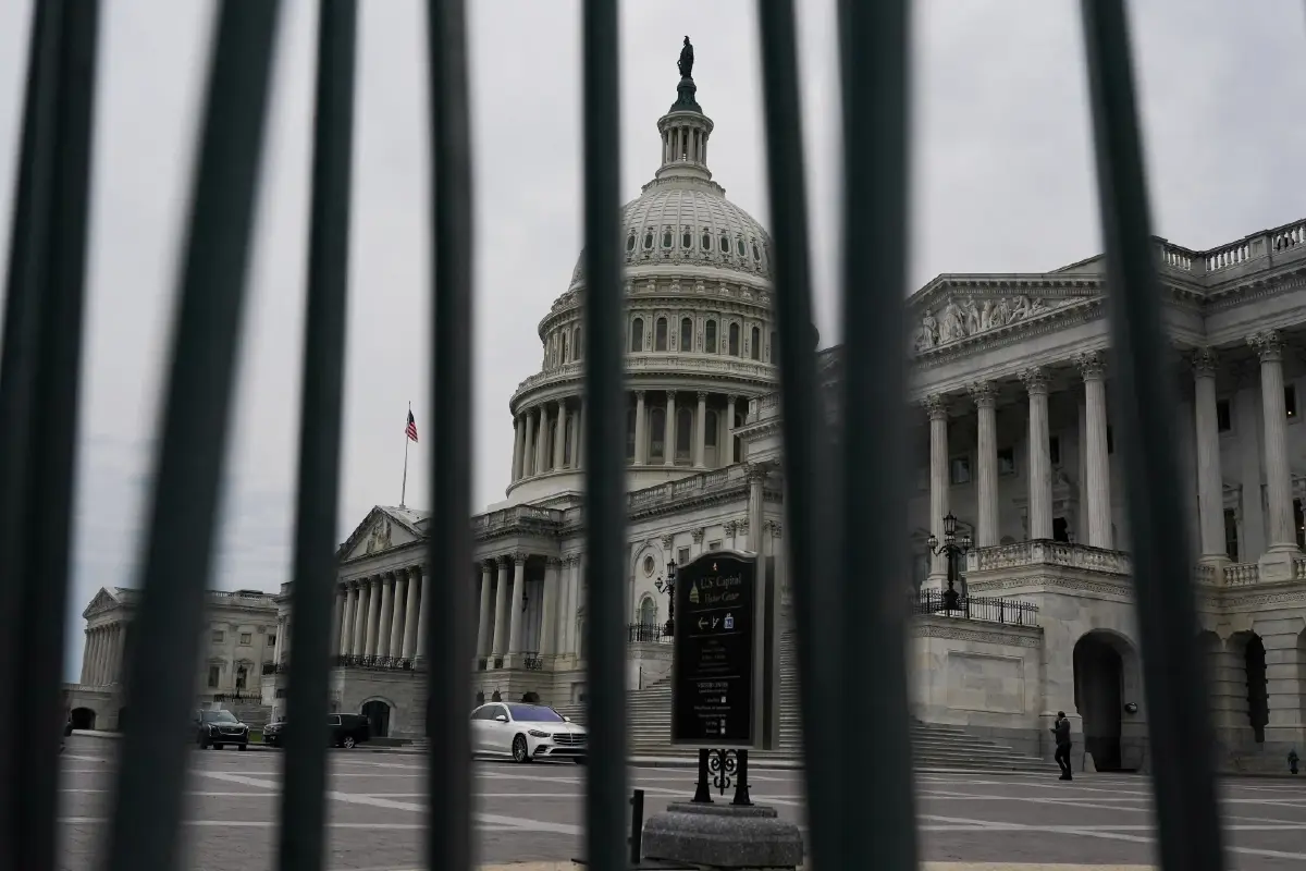สหรัฐฯ เสี่ยงชัตดาวน์ หลังทำเนียบขาวเผยแผนหยุดบริการบางส่วน