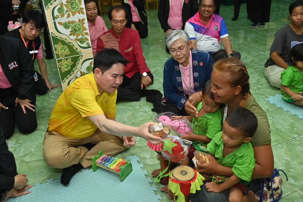 “อัครา” รมว.พม. ลงพื้นที่น้ำท่วมพิจิตร หนุนผู้สูงอายุทำงานที่บ้าน