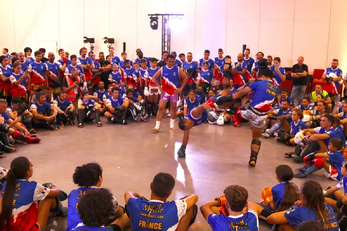 ชาวฝรั่งเศสแห่ร่วมมวยไทยมาสเตอร์คลาส คับคั่งกว่า 400 คน