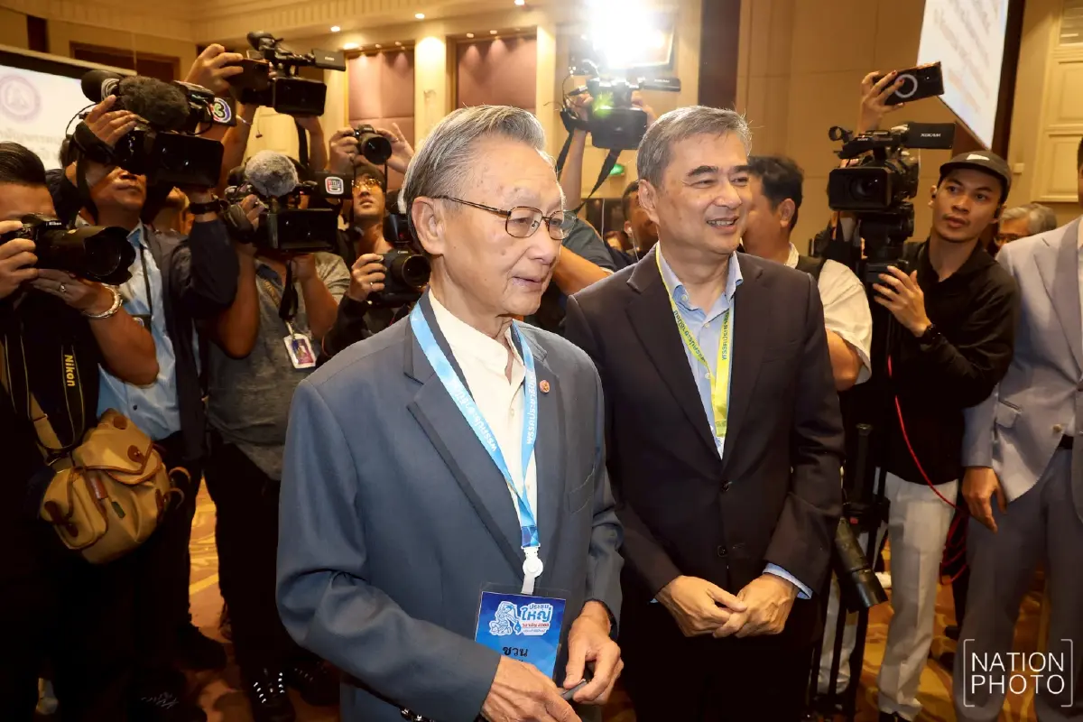 กรีดเลือดผมมาเป็นสีฟ้า สู่ “ใจไม่เคยไปไหน” อภิสิทธิ์ เวชชาชีวะ