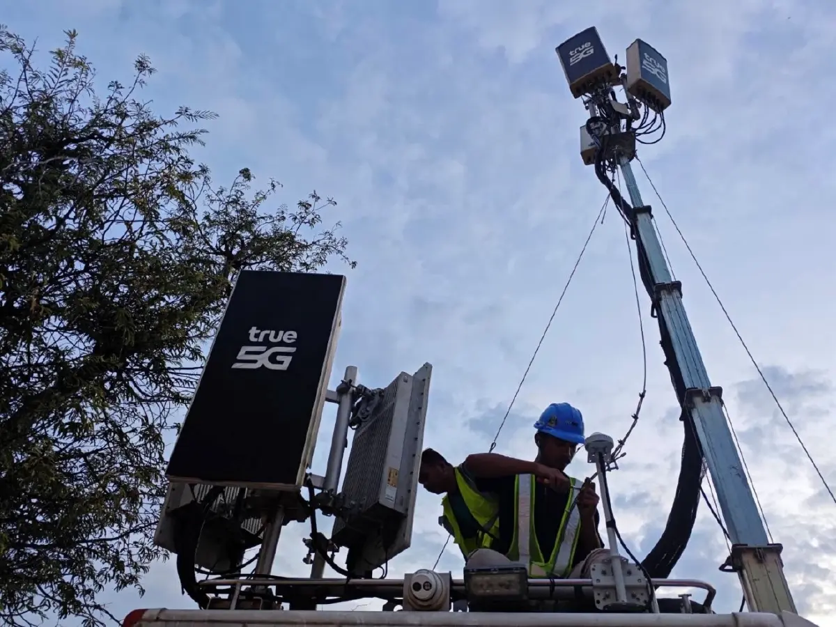 ทรูฯ ขยายสัญญาณ 5G-WiFi อำนวยความสะดวกประชาชน ถวายความอาลัย “สมเด็จพระพันปีหลวง”