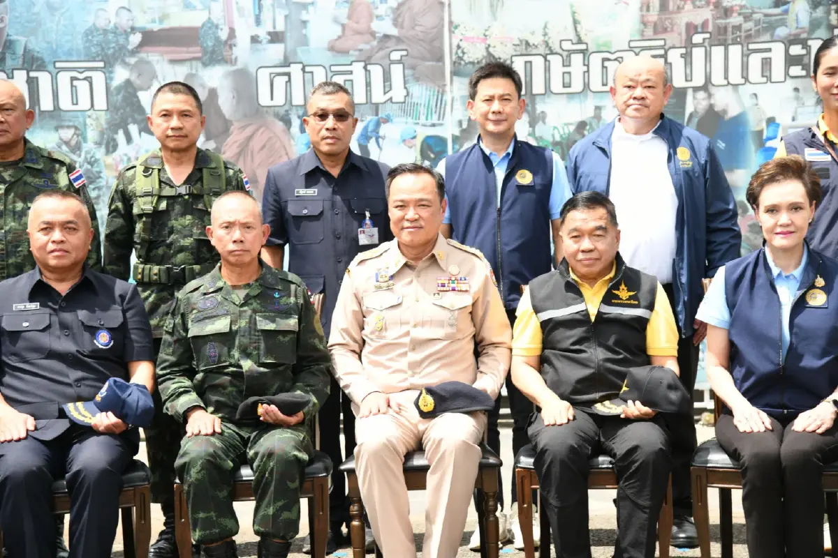 “อนุทิน” ลงพื้นที่ชายแดนสุรินทร์ ให้กำลังใจทหารและประชาชน