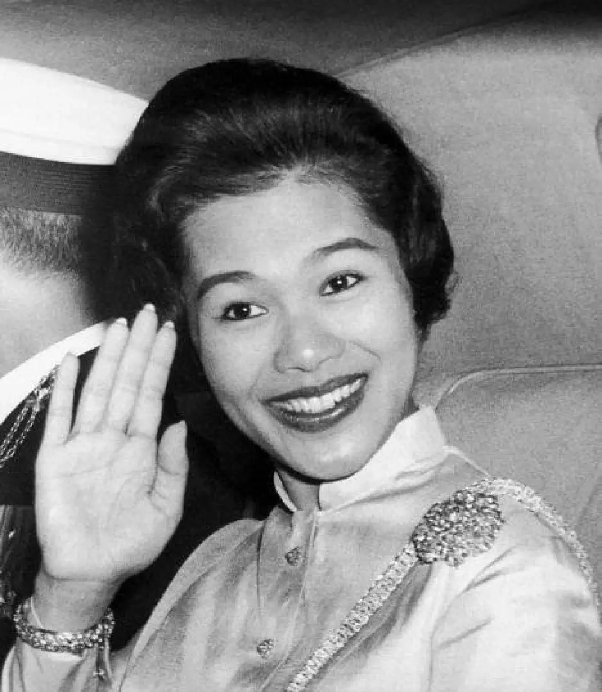 พระราชประวัติ พระพันปีหลวง “สิริกิติ์” ศรีแห่งแผ่นดิน