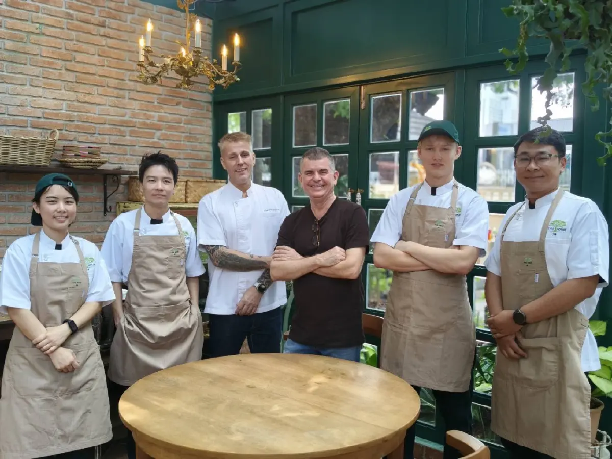 The House 94  บ้านความทรงจำสไตล์ Tropical Modern x อาหารไร้พรมแดน