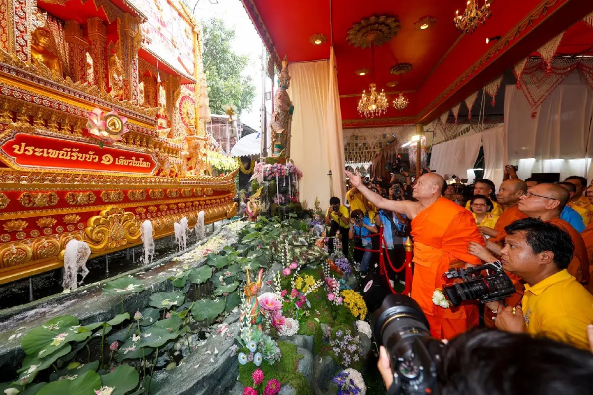 เริ่มแล้ว! งานประเพณีรับบัว 2568 หนึ่งเดียวในโลก 3-6 ต.ค. บางพลี