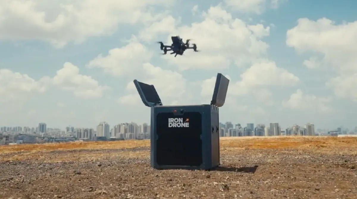 โดรนตัดโดรน! ตำรวจนิวยอร์กใช้โดรน AI สกัดจับโดรนอัตโนมัติ