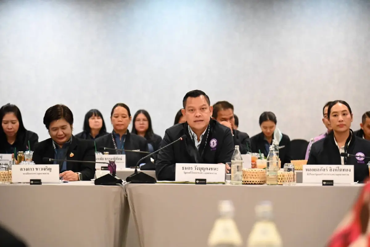 ธนกรตรวจพัฒนาอุตฯอิเล็กทรอนิกส์อัจฉริยะหนุนไทยสู่ฐานผลิตโลก