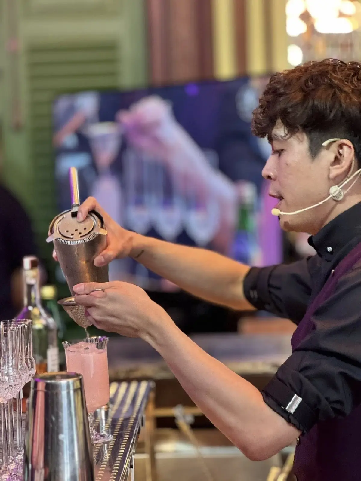 มิกโซโลจิสต์ไทยสุดเจ๋ง! คว้าแชมป์ Marriott APEC ด้วยค็อกเทล “ตั๊กแตน”