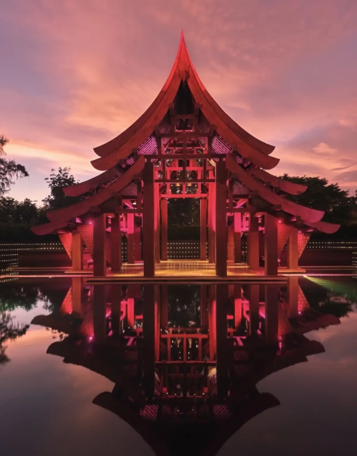 ภูเล เบย์ ส่องประกายชมพู ร่วมสร้างพลังใจต้านมะเร็งเต้านม