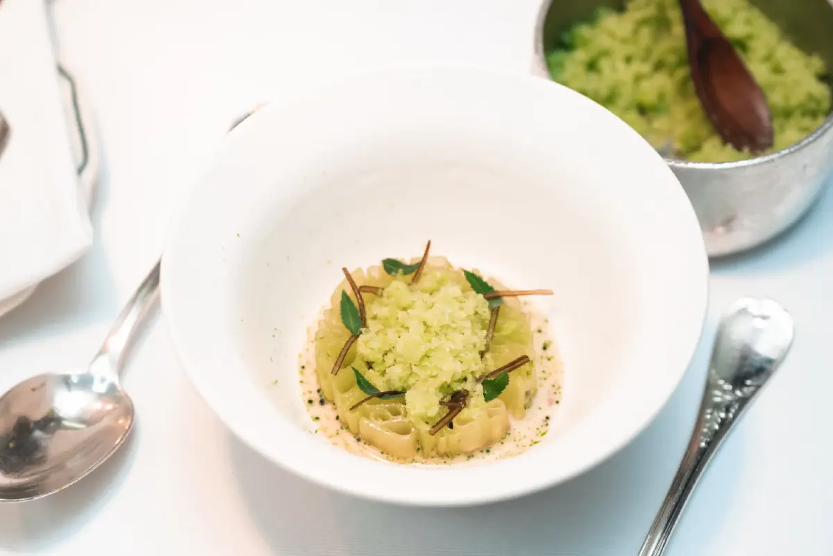 ค่ำคืนแห่งรสชาติ Blue x Baan Tepa สองเชฟมิชลินรังสรรค์ดินเนอร์ริมเจ้าพระยา