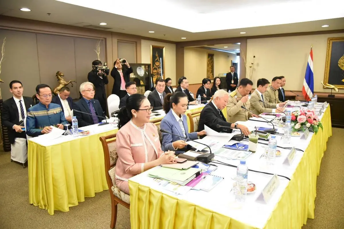 "อนุทิน"นำคณะพบกกต.ถกจัดประชามติร่างรัฐธรรมนูญ ยกเลิกMOU43-44