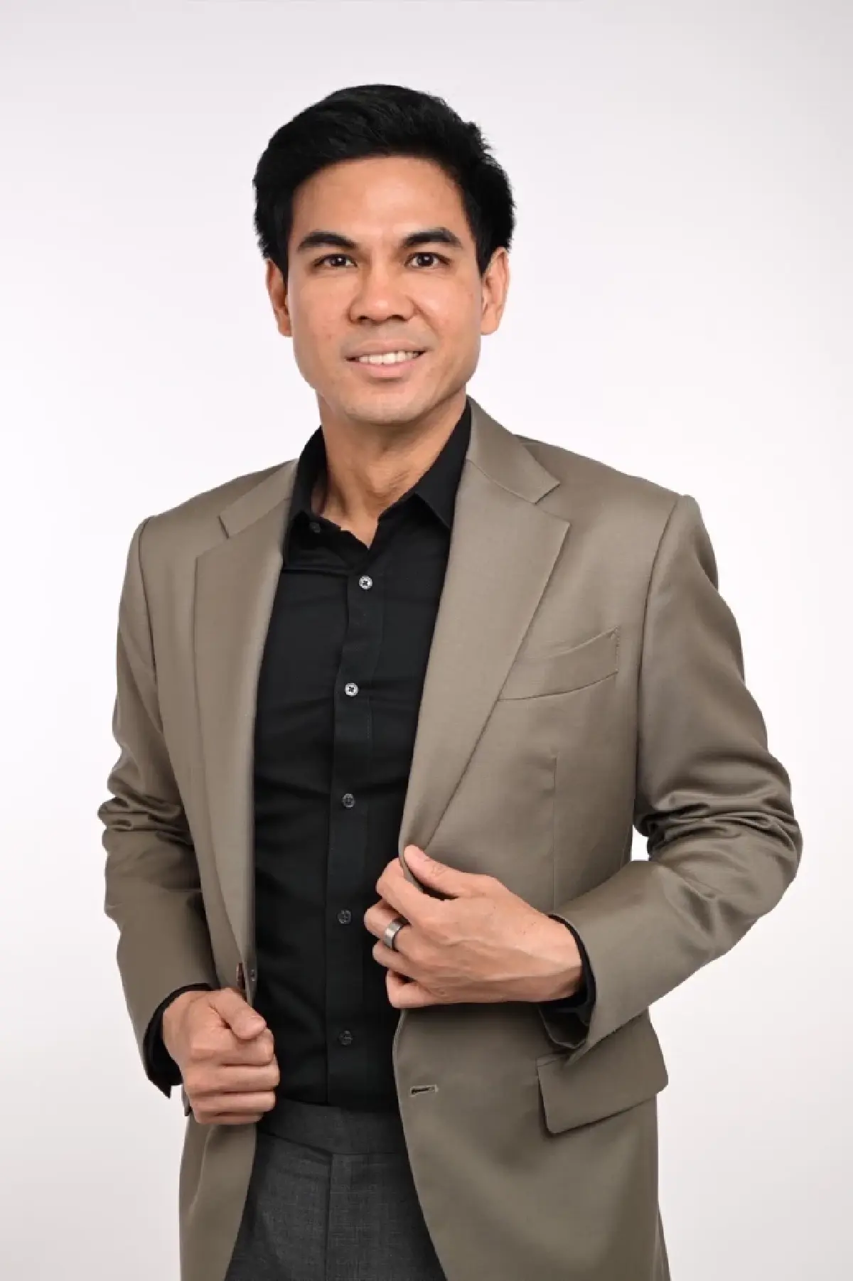 เจน 2 “ศรีฟ้า เบเกอรี่” ตั้งเป้าเบอร์ 1  เล็งเข้าตลาดภายใน 3 ปี