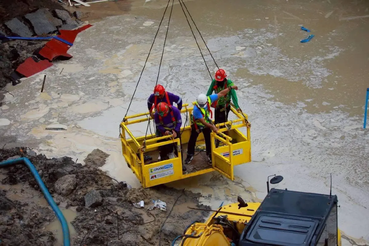 กทม.เปิดแผนจราจรสามเสนรับเปิดเทอม เร่งแก้เศรษฐกิจซบเซาจากถนนทรุดตัว