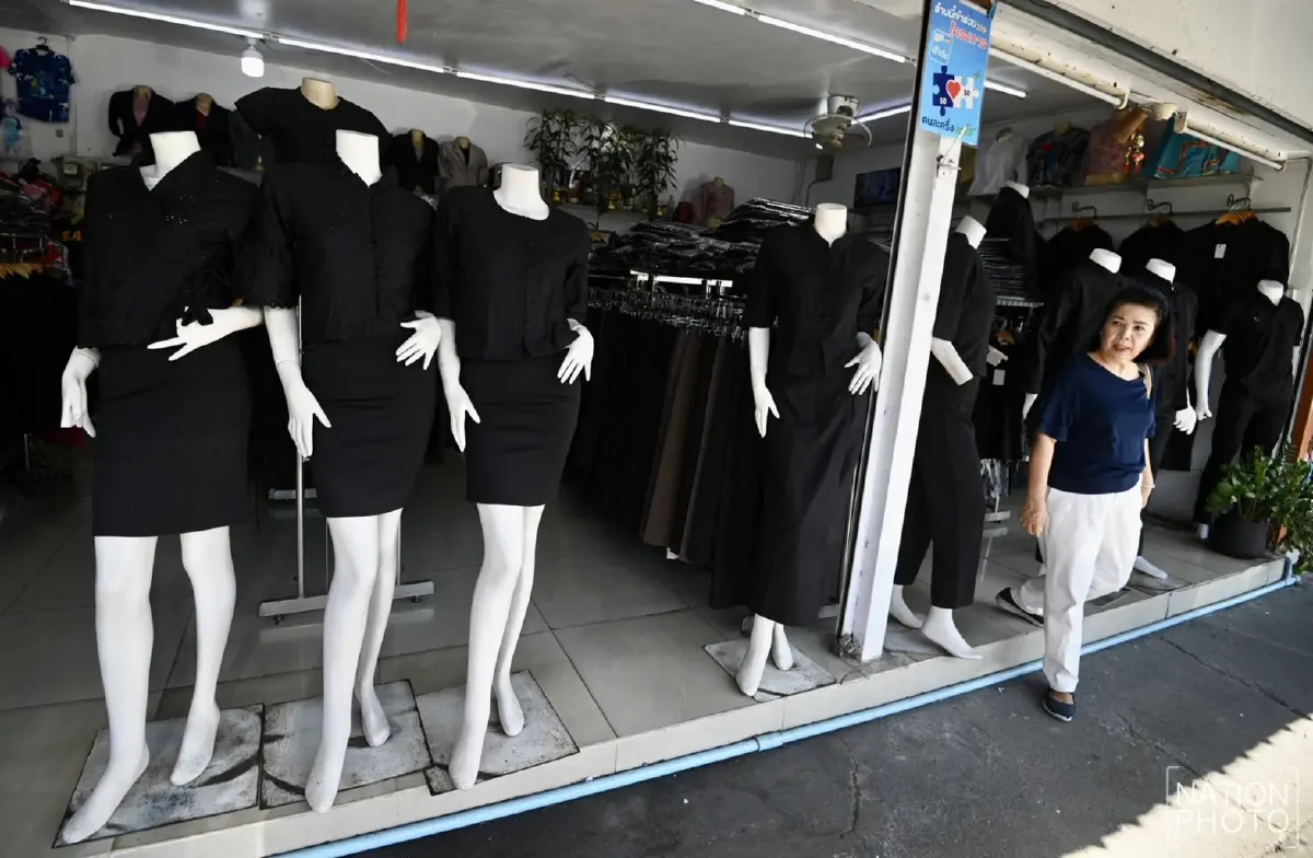 นายกฯอนุทินกำชับคุมราคาชุดไว้ทุกข์ เข้มห้ามร้านค้าฉวยโอกาส