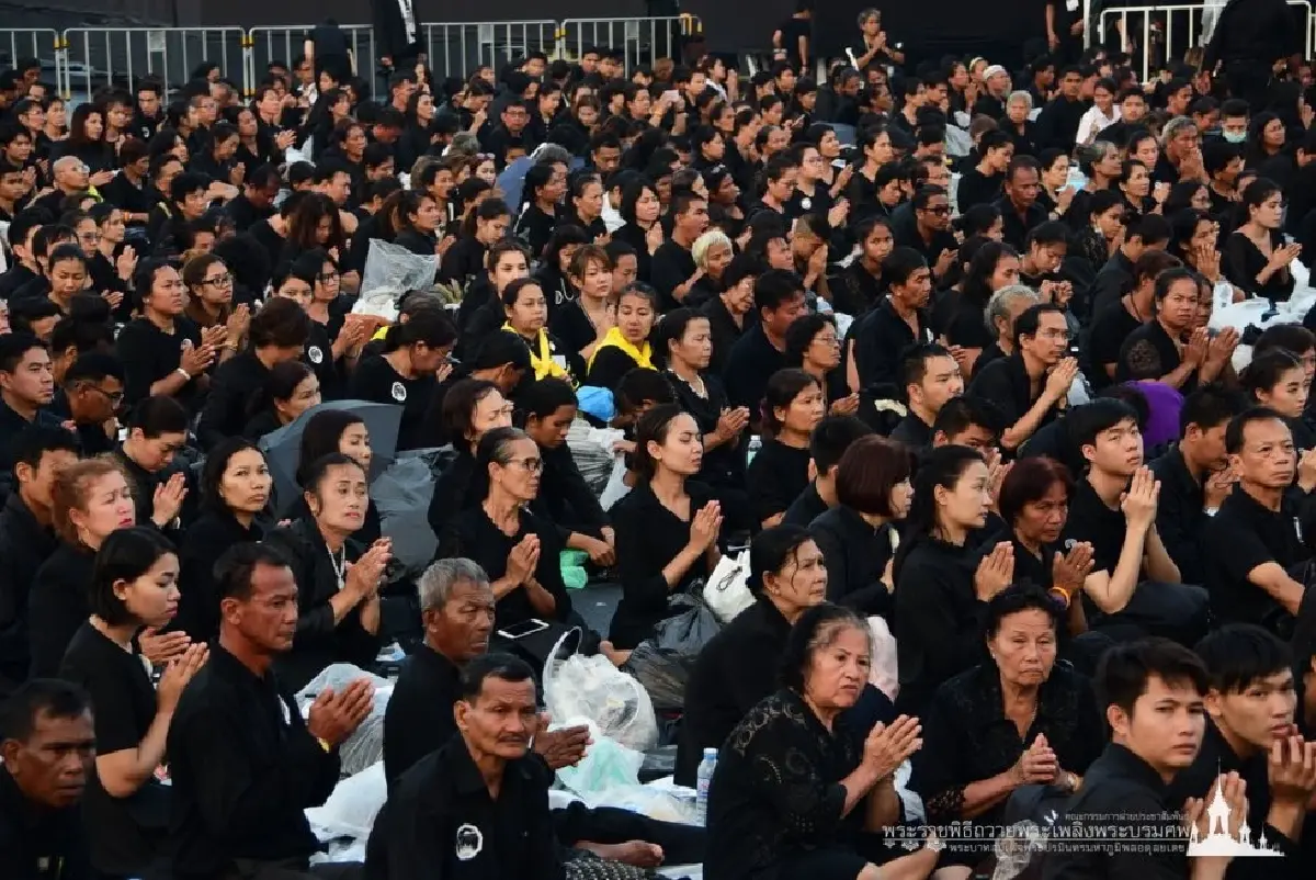 26ตุลาคม สองห้วงเวลาแห่งความอาลัย จากรัชกาลที่ 9 สู่พระพันปีหลวง