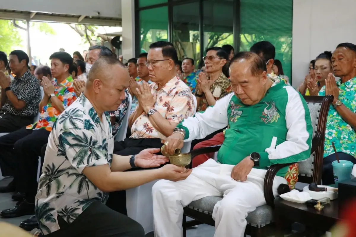 พลังประชารัฐ “แตกตัว–ตกขบวน” พรรคเฉพาะกิจสู่ทางรอดสุดท้าย