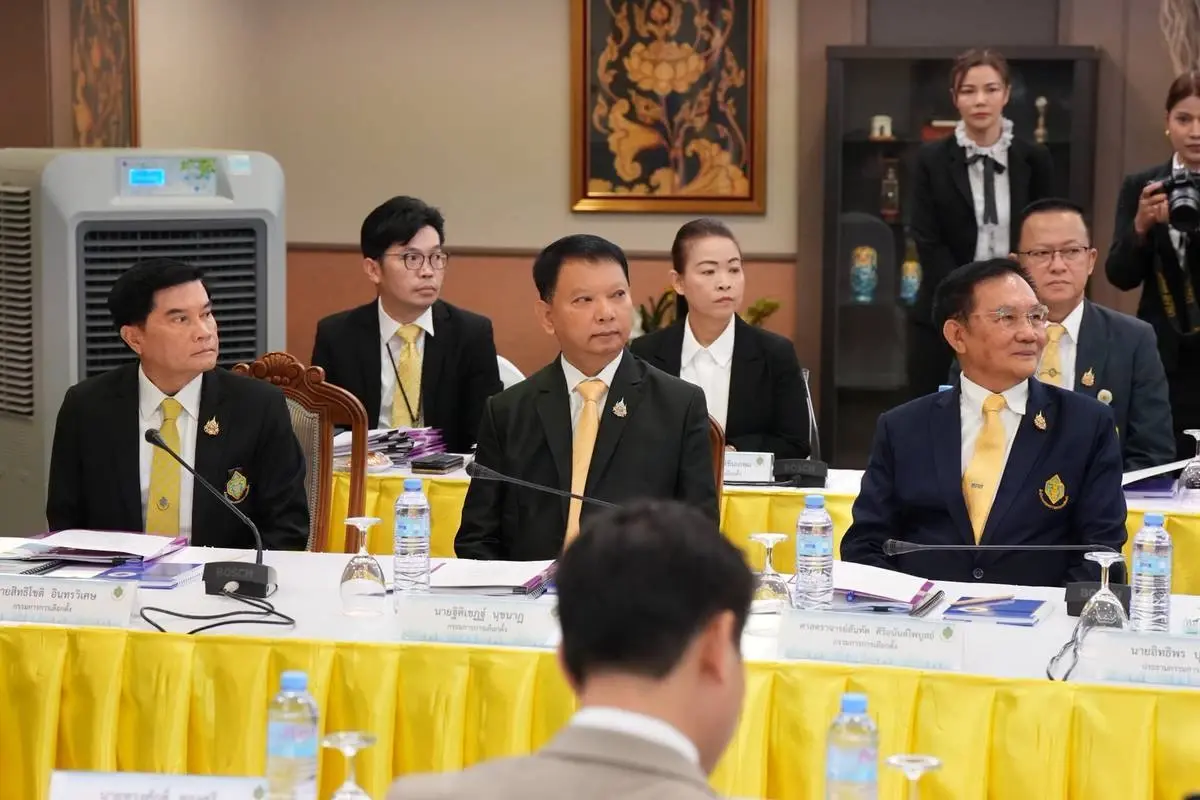 "อนุทิน"นำคณะพบกกต.ถกจัดประชามติร่างรัฐธรรมนูญ ยกเลิกMOU43-44