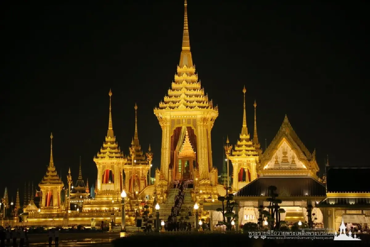 26ตุลาคม สองห้วงเวลาแห่งความอาลัย จากรัชกาลที่ 9 สู่พระพันปีหลวง