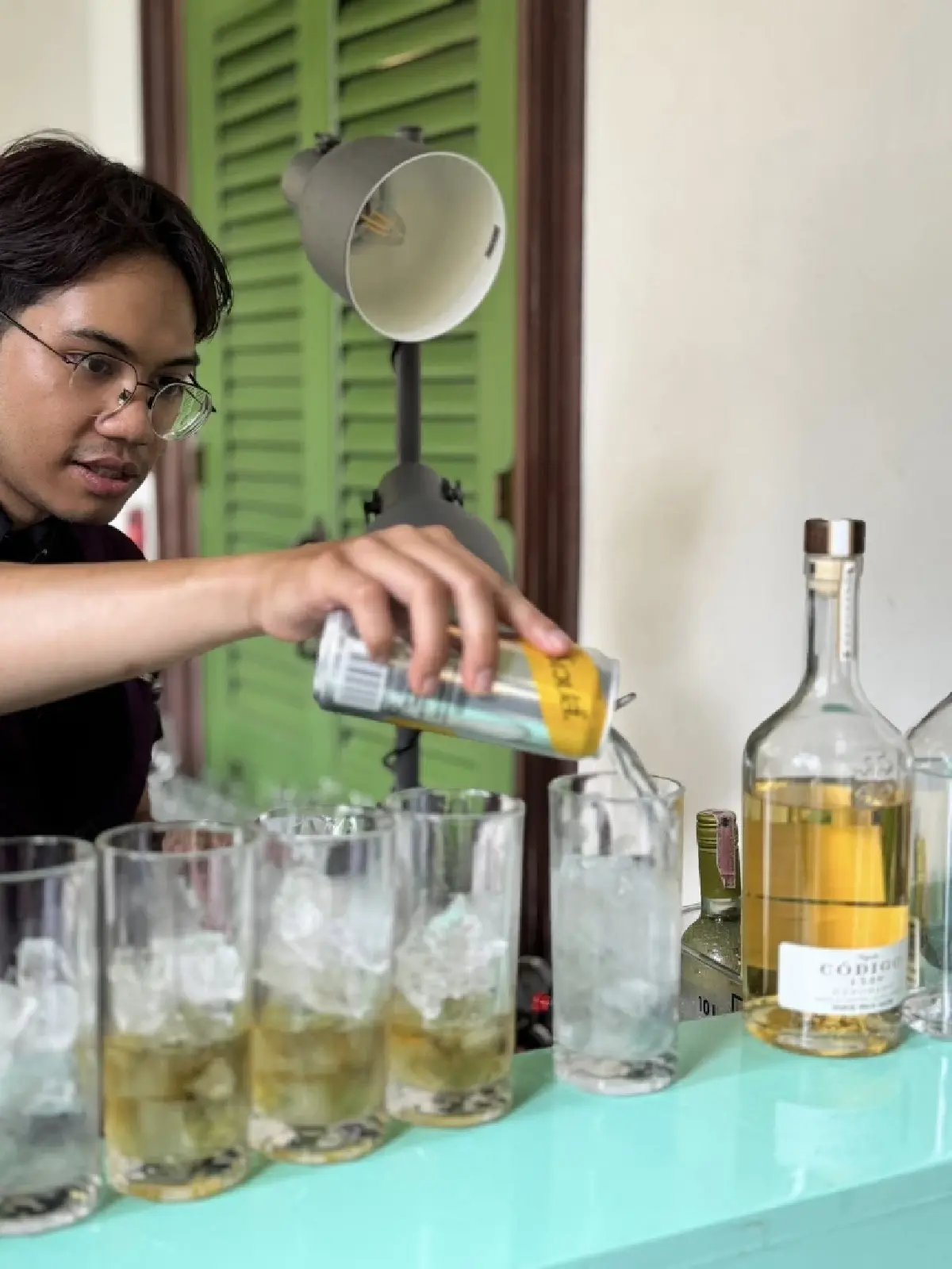 มิกโซโลจิสต์ไทยสุดเจ๋ง! คว้าแชมป์ Marriott APEC ด้วยค็อกเทล “ตั๊กแตน”