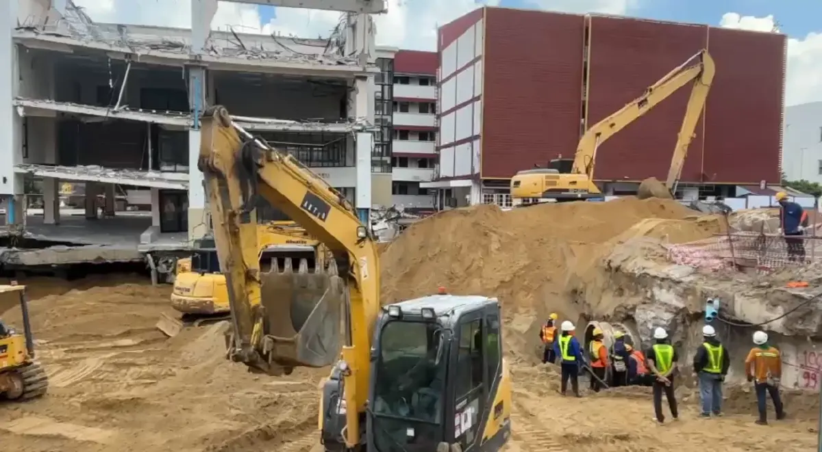 หยุดรื้อถอน &quot;อาคารสน.สามเสน&quot; ชั่วคราว