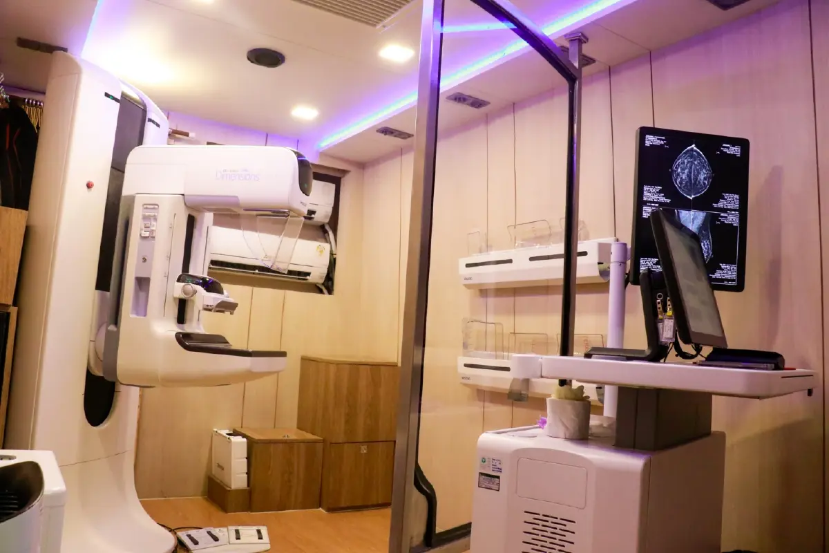 กทท. เปิดพื้นที่ตรวจมะเร็งเต้านม-นรีเวชฟรีแก่สตรีชาวคลองเตย