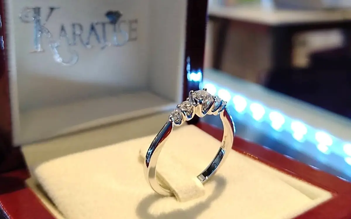 ทายาทรุ่น 3 “คาราทิส”  ปั้นแบรนด์ “High Jewelry” เจาะต่างแดน