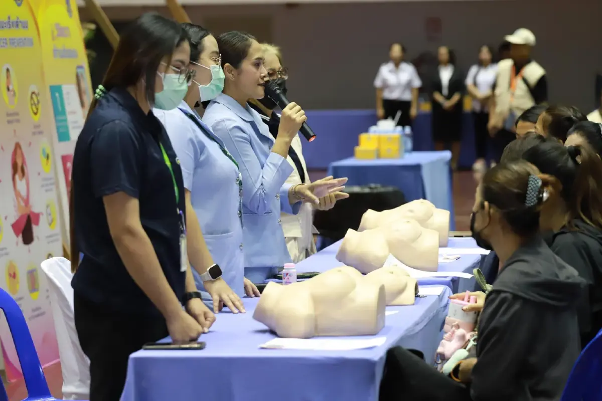 กทท. เปิดพื้นที่ตรวจมะเร็งเต้านม-นรีเวชฟรีแก่สตรีชาวคลองเตย