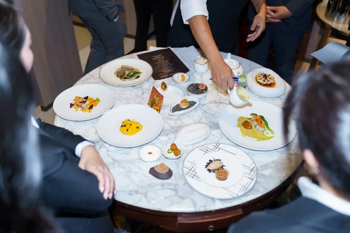 2 เชฟมิชลินสตาร์ รังสรรค์ "ซีรีส์รสชาติแห่งศิลป์"  ณ โรงแรมพูลแมน