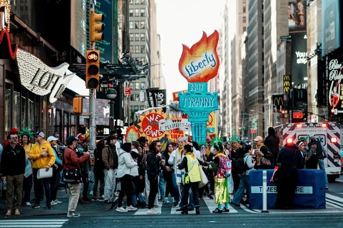 ชาวสหรัฐออกมาชุมนุมประท้วง “No Kings" ต่อต้านทรัมป์ทั่วประเทศ