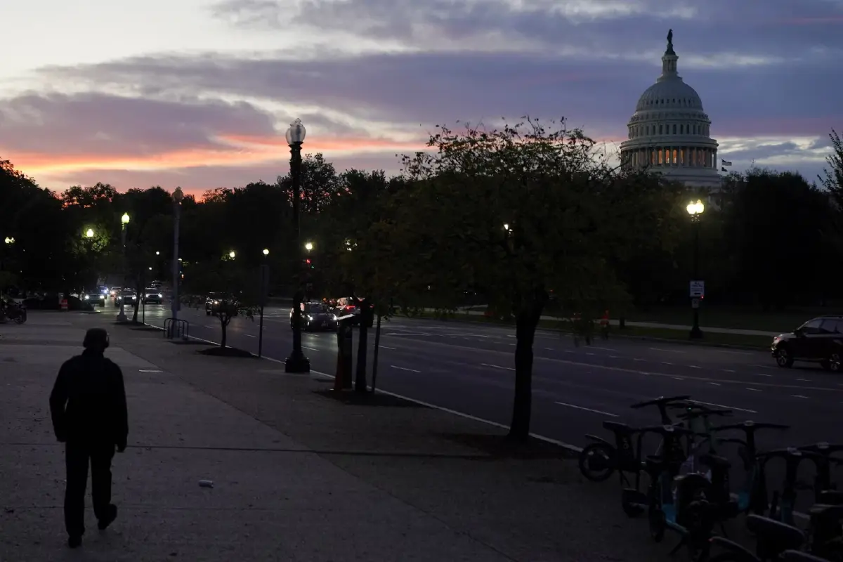 เวทีวุฒิสภาต่อรองล้มเหลว สหรัฐเผชิญชัตดาวน์ต่อจนสัปดาห์หน้า