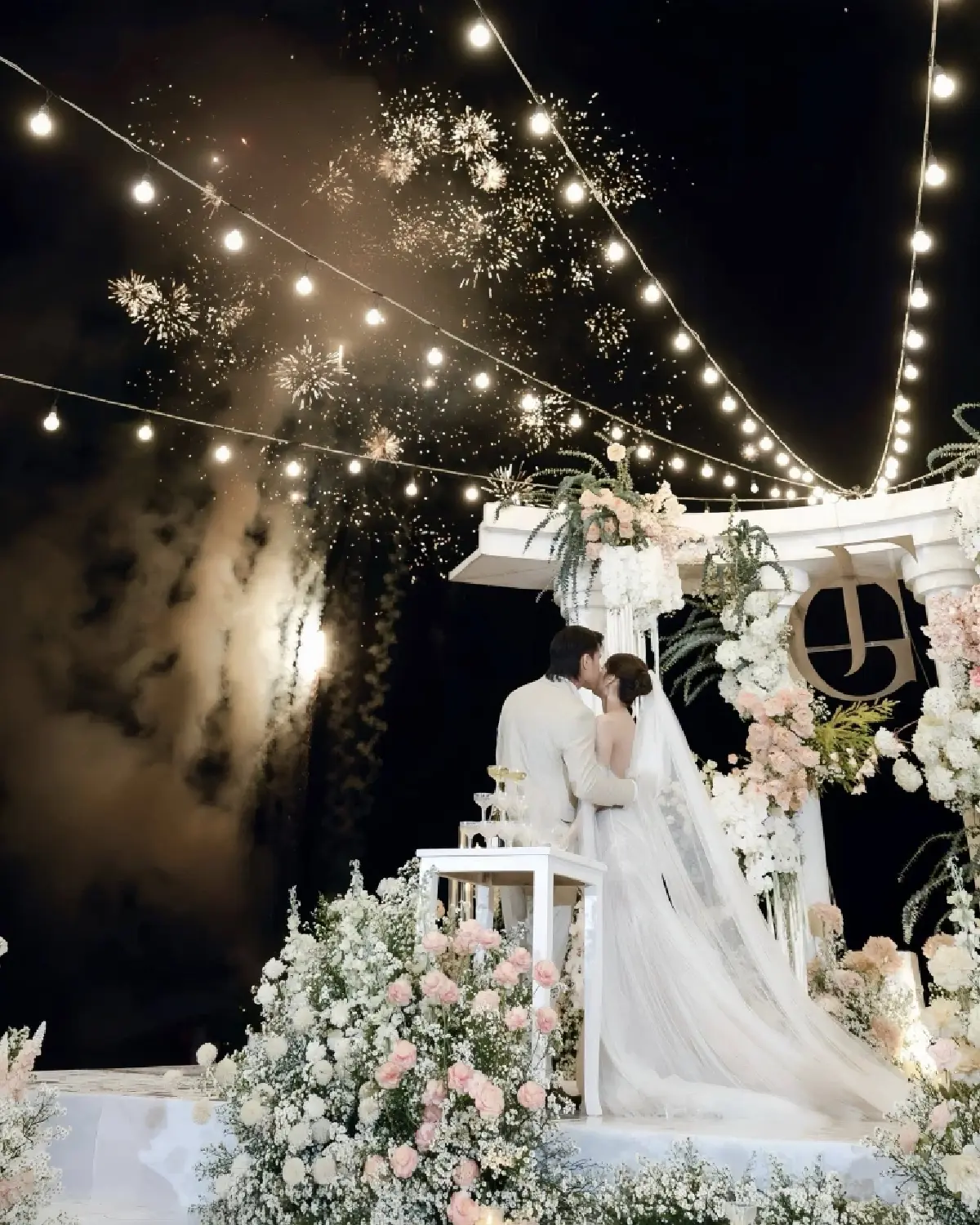 เซอร์ไพรส์ ! "ตะวันฉาย" วิวาห์หวาน "ฟีม สาวิตา" เปิดตัวลูกชาย "น้องคิริน"