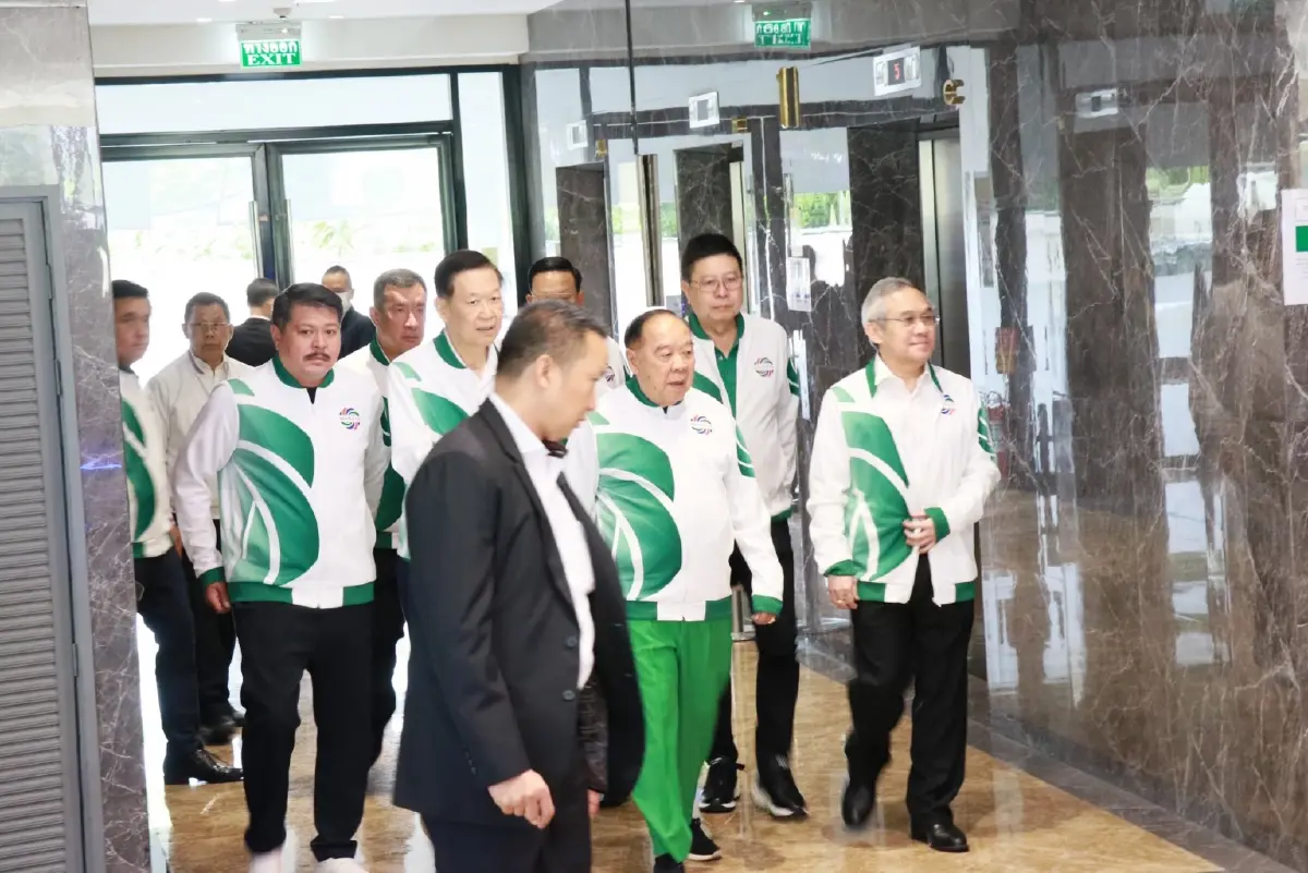 พลังประชารัฐ “แตกตัว–ตกขบวน” พรรคเฉพาะกิจสู่ทางรอดสุดท้าย