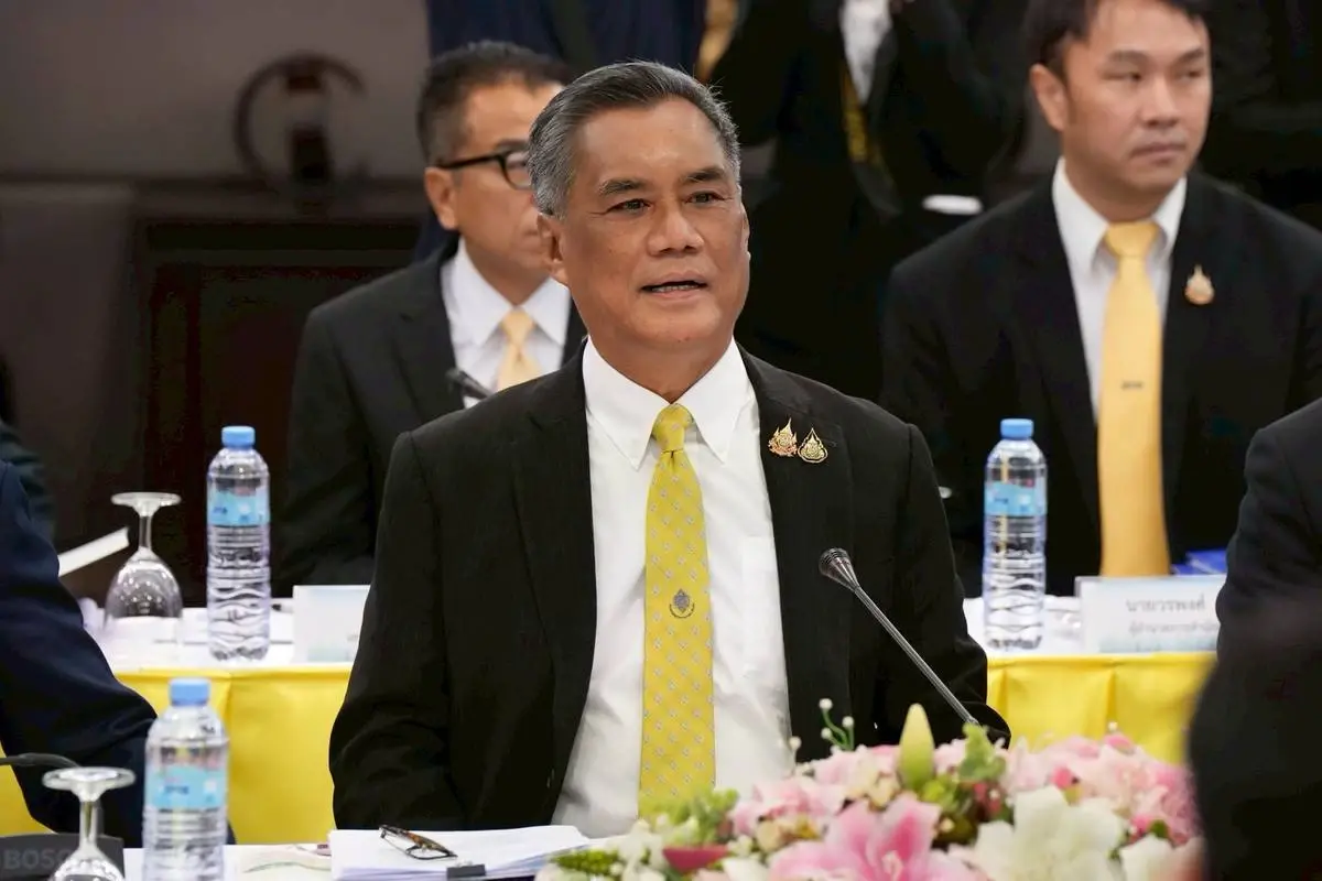 "อนุทิน"นำคณะพบกกต.ถกจัดประชามติร่างรัฐธรรมนูญ ยกเลิกMOU43-44