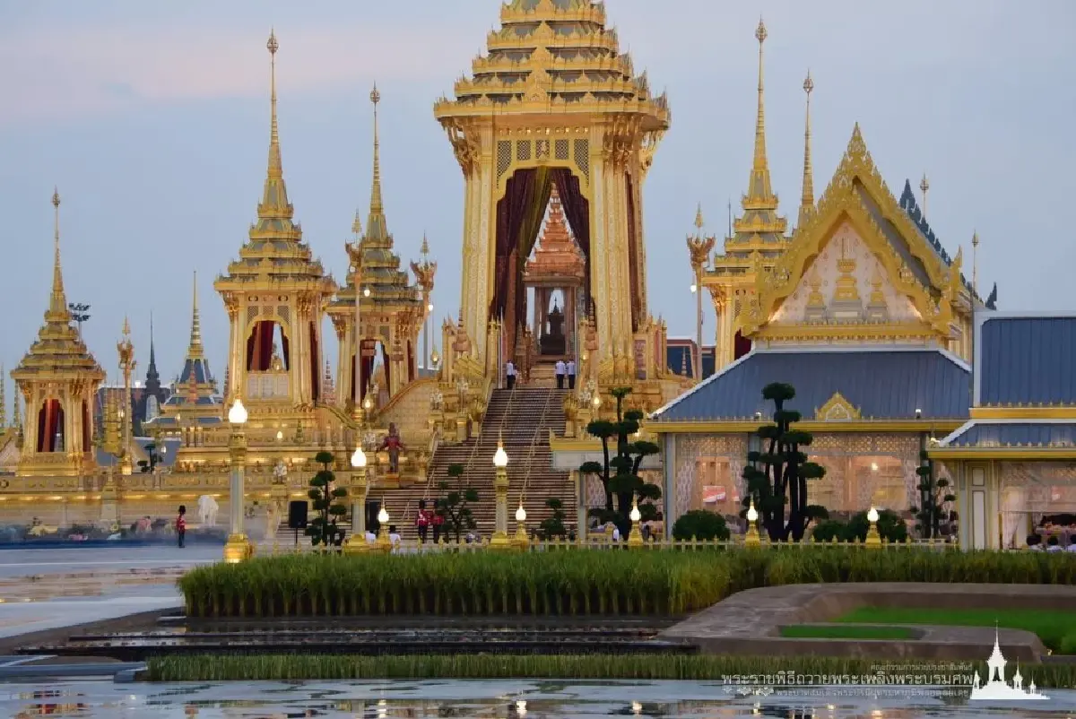 26ตุลาคม สองห้วงเวลาแห่งความอาลัย จากรัชกาลที่ 9 สู่พระพันปีหลวง