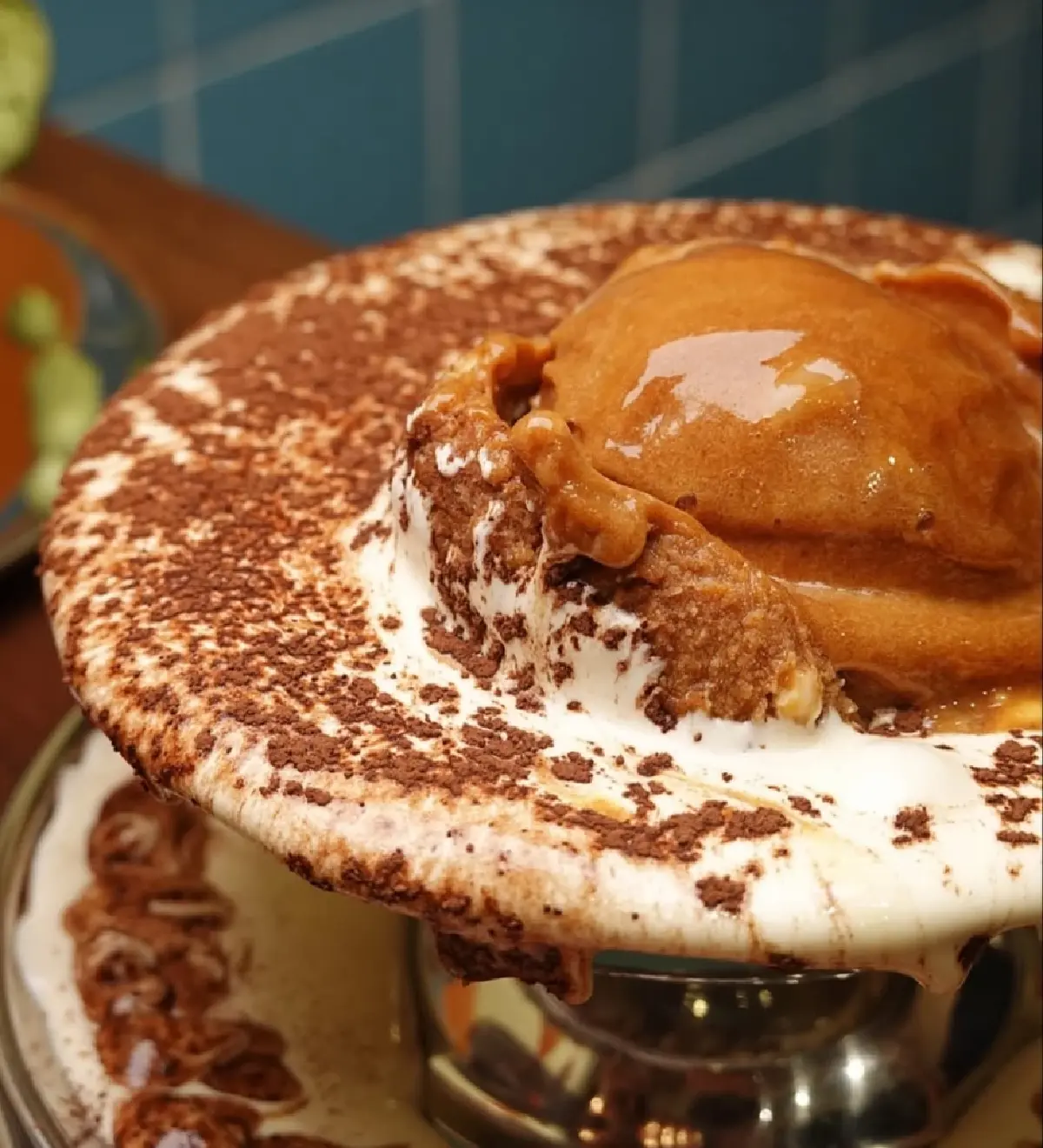 ย้อนวัยเด็กกับ ‘ไอศกรีมสโมสร’  แฮงก์เอ้าท์ขนมหวานใจกลางบรรทัดทอง