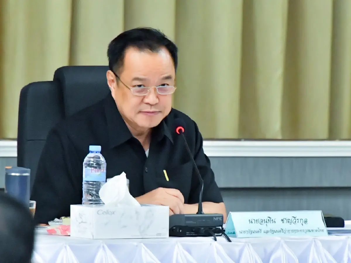 นายกฯ ลุยพื้นที่ลุ่มเจ้าพระยา สั่งลดระบายน้ำ ช่วยพื้นที่ท้ายเขื่อน