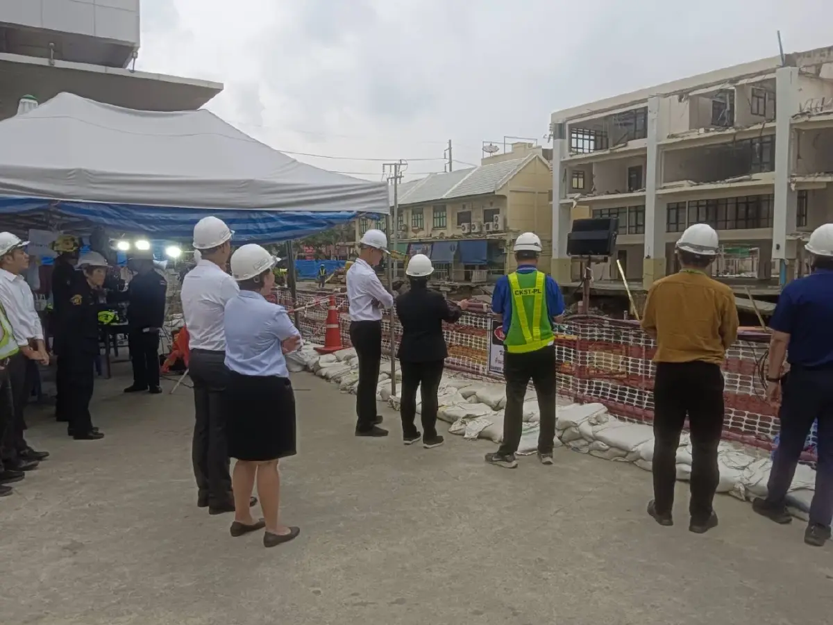 กทม.เริ่มรื้อ สน.สามเสน เตรียมคืนผิวถนนสามเสน เน้นความปลอดภัยทุกขั้นตอน